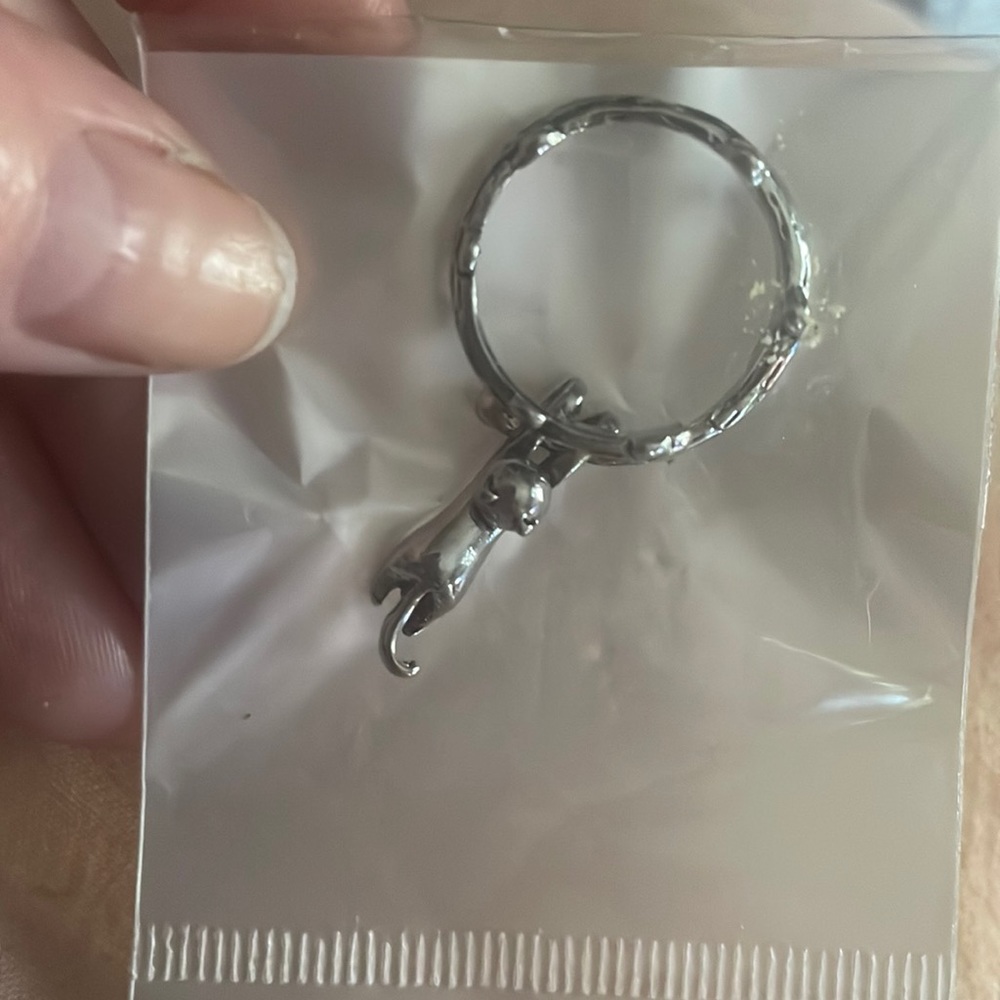 Sterling silver swinging cat ring